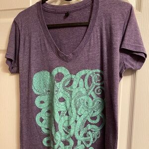 Octopus Print V-Neck Tshirt - Size M